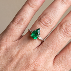 2 Carat Colombian Emerald Diamond Three-Stone 1950s Ring