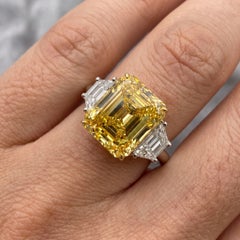 6.5 Carat Fancy Intense Yellow VVS2 Emerald Diamond White and Yellow Gold Ring