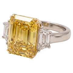 6.5 Carat Fancy Intense Yellow VVS2 Emerald Diamond White and Yellow Gold Ring