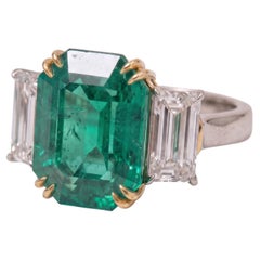 6.4 Carat Vivid green Emerald and Diamond White and Yellow Gold Ring