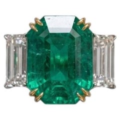 6.4 Carat Vivid green Emerald and Diamond White and Yellow Gold Ring