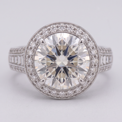 Anello in platino con diamante rotondo brillante da 5,1 carati, H, VVS2