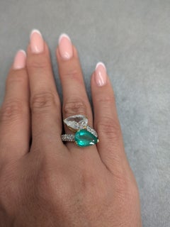 GIA Certified Natural Emerald and Antique Pear-Shaped Diamond Toi et Moi Ring
