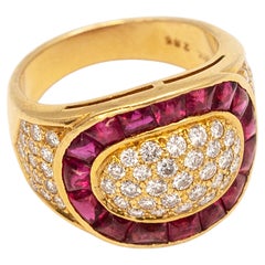 Anello da cocktail in oro giallo 18 carati con diamanti e rubini con taglio Calibre, anni '90 circa