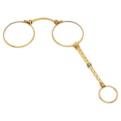 Colgante francés antiguo de oro amarillo de 18 quilates con lorgnette de diamantes