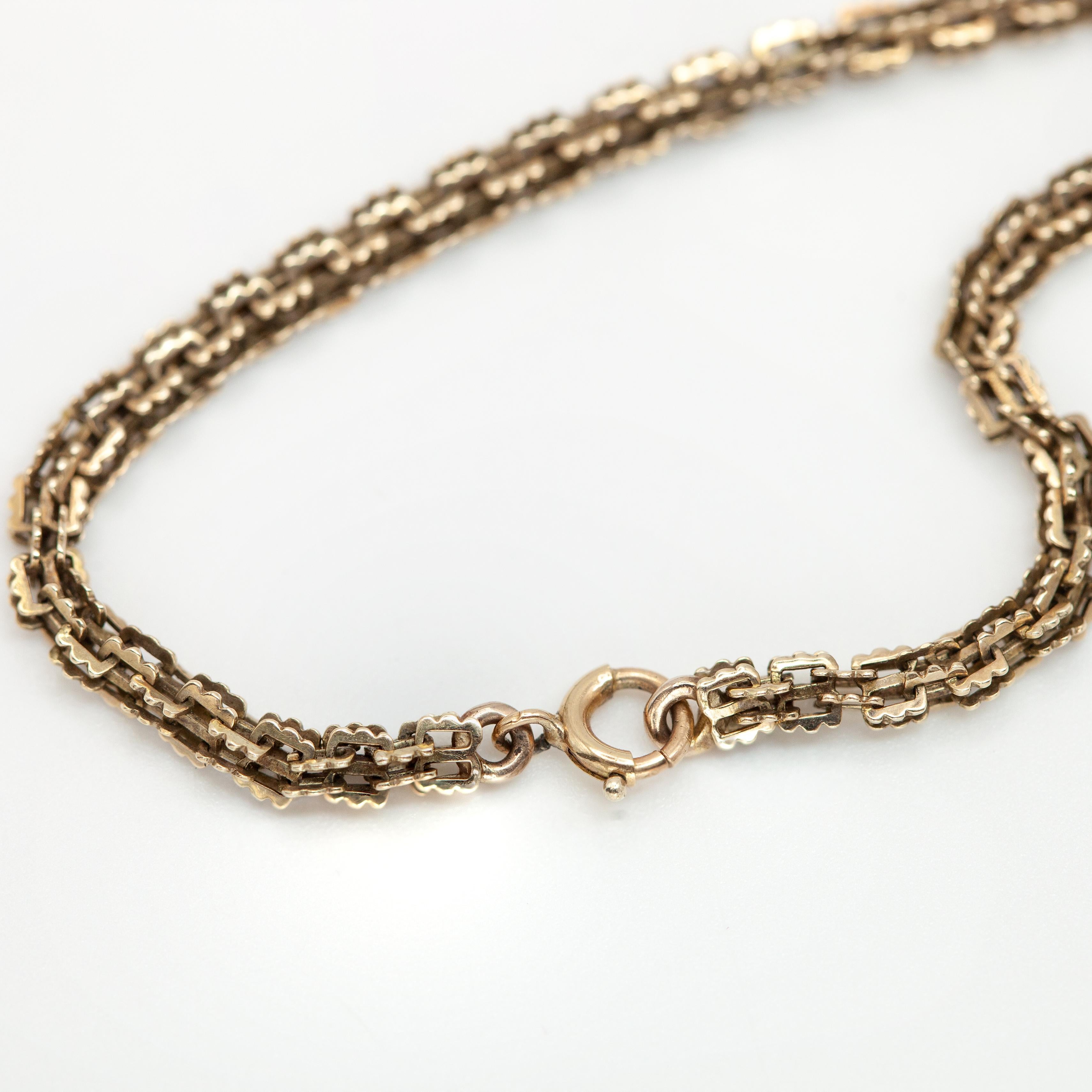 Antica collana di uva e foglie con diamante superiore in argento e 14 carati del 1900 ca. in vendita 1