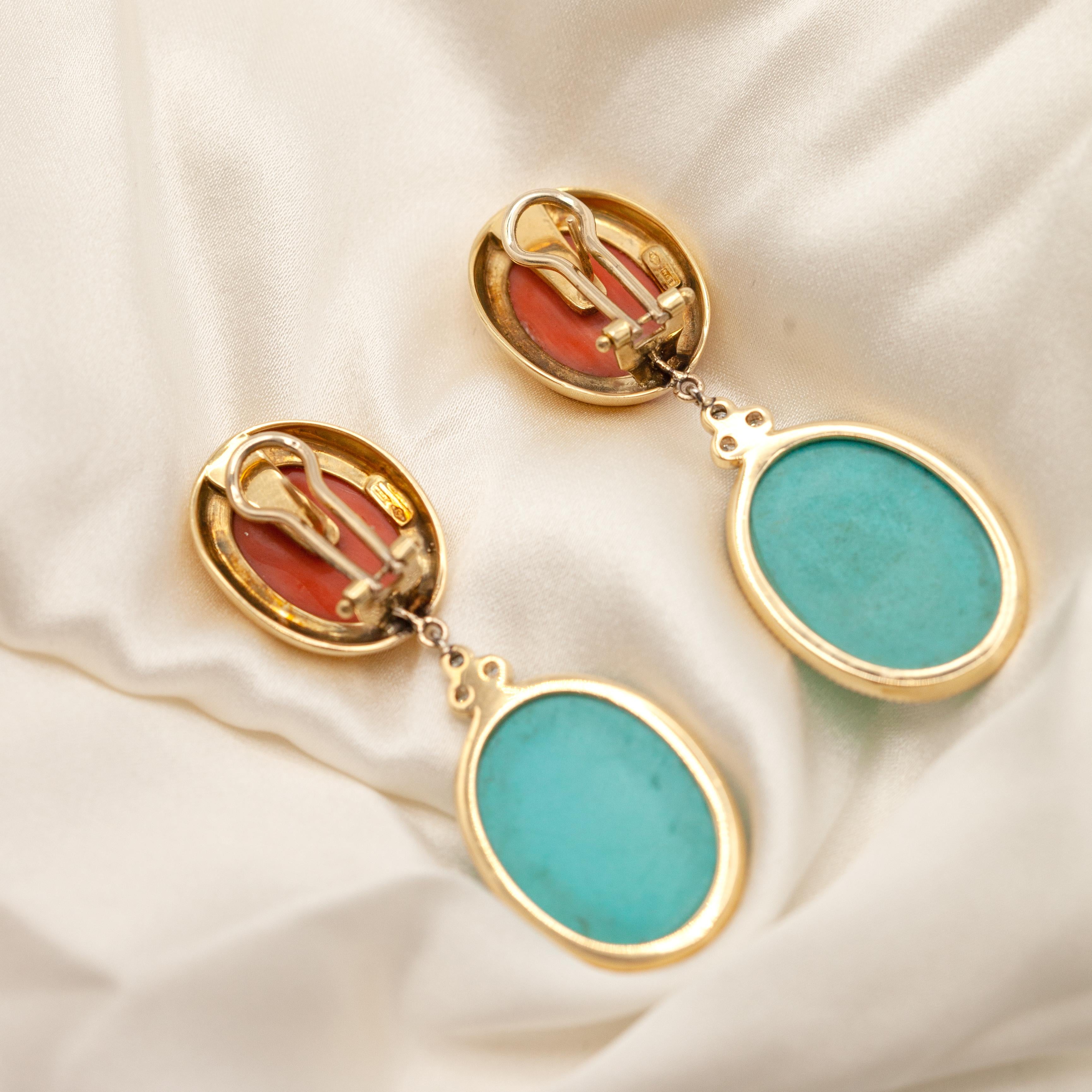 Orecchini pendenti in oro giallo 18K con corallo e turchese e diamanti in vendita 2