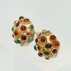 Clip-Ohrringe im Vintage-Modernismus-Stil aus 18-Karat-Gold mit Cabochon-Edelsteinen in verschiedenen Farben