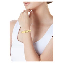LEGACY 40 Carat Fancy Yellow Radiant Cut  Bracelet GIA certified High jewellery