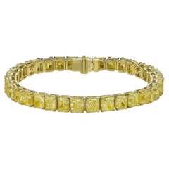 LEGACY Bracelet ligne de diamants de 28 carats à taille rayonnante  Jaune fantaisie  GIA