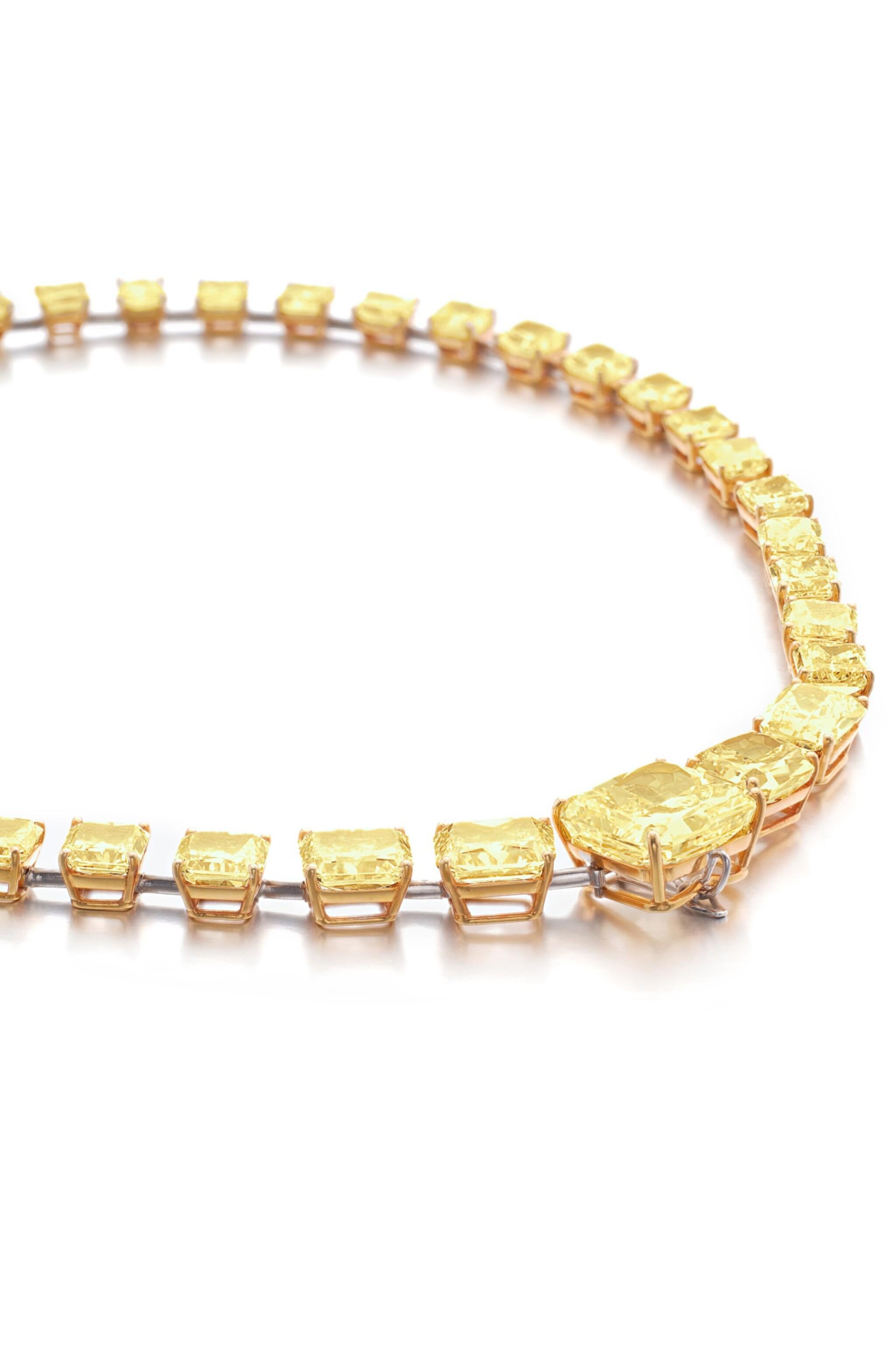 Moderne OUR LEGACY Collier de 100 carats de diamant jaune fantaisie  Centre 12 carats  GIA en vente