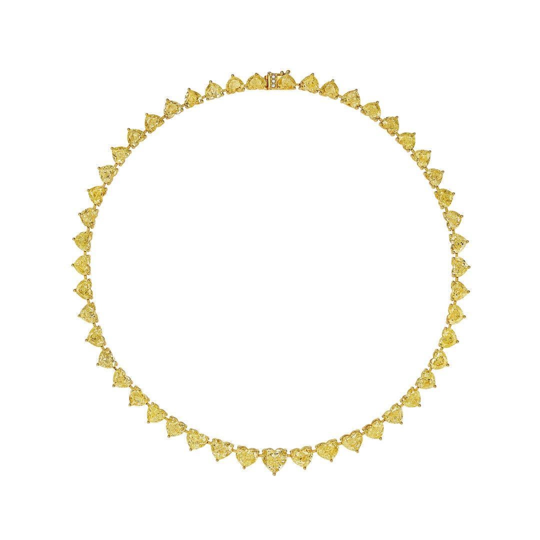 Taille cœur OUR LEGACY Collier de diamants en forme de cœur de 45 carats jaune fantaisie 8 carats centre GIA en vente