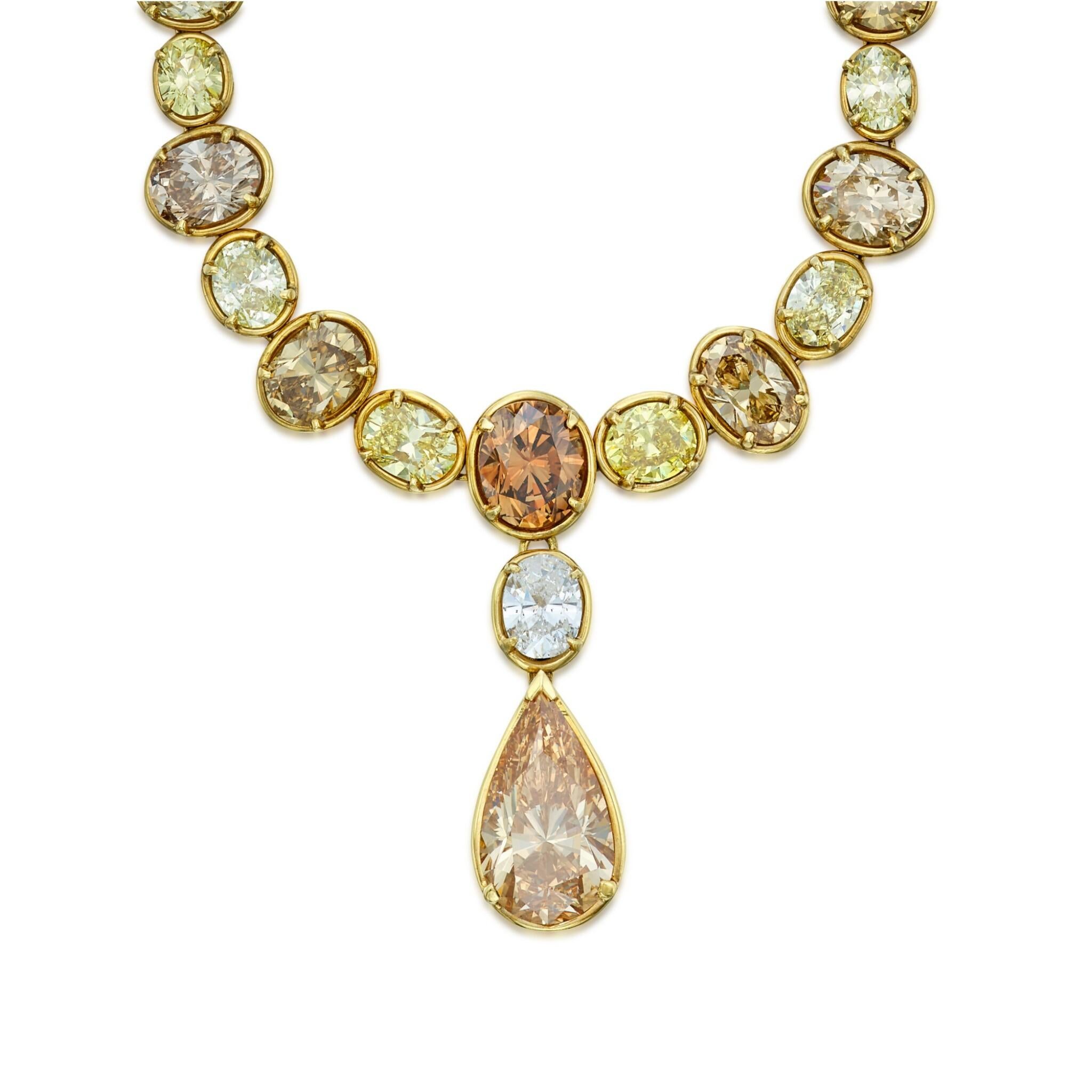 Moderne LEGACY 60 carats de diamant GIA prêt pour le tapis rouge en champagne, brun/jaune-orange en vente