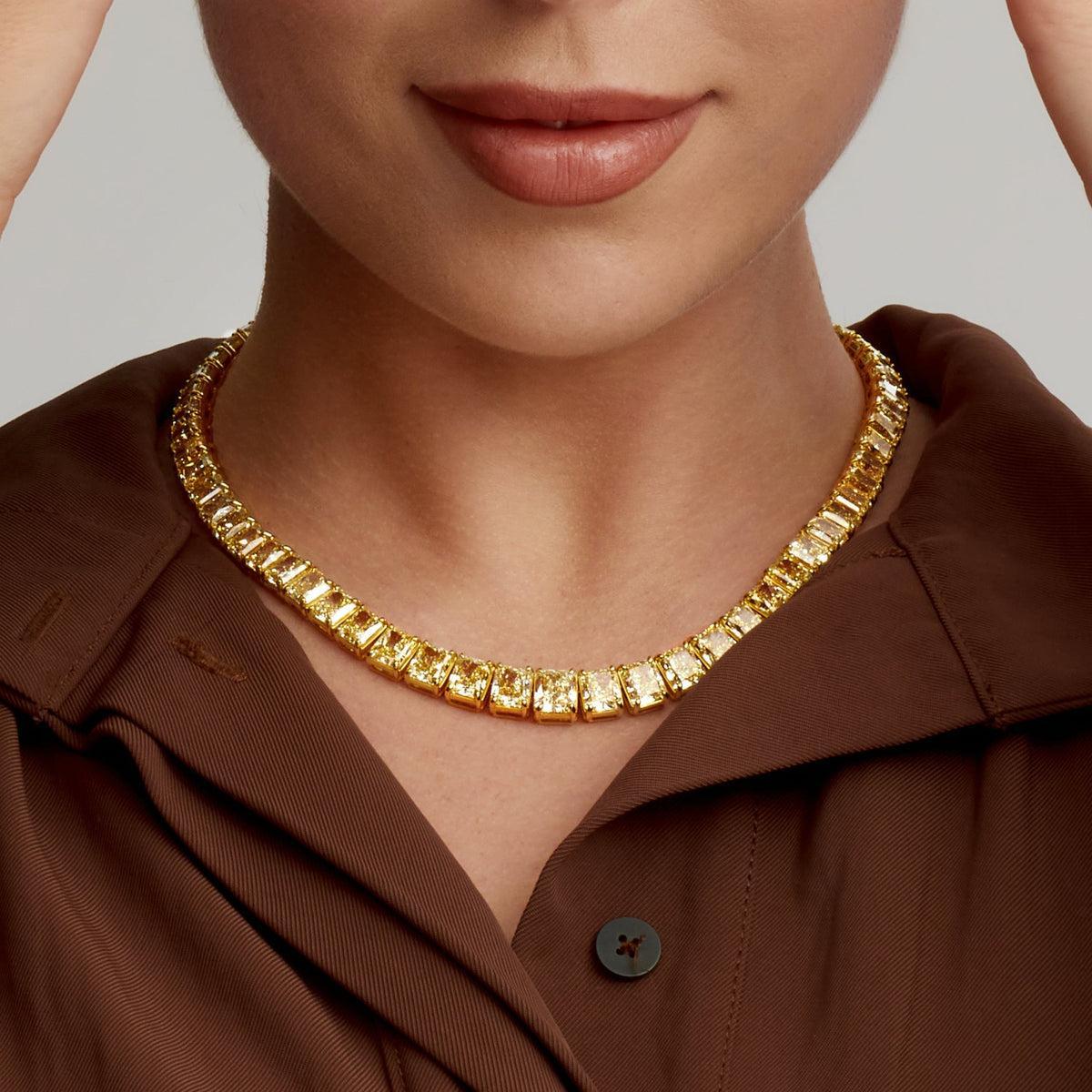 Moderne LEGACY Collier de tennis avec diamant taille coussin de 80 carats de couleur jaune fantaisie  Certifié GIA en vente