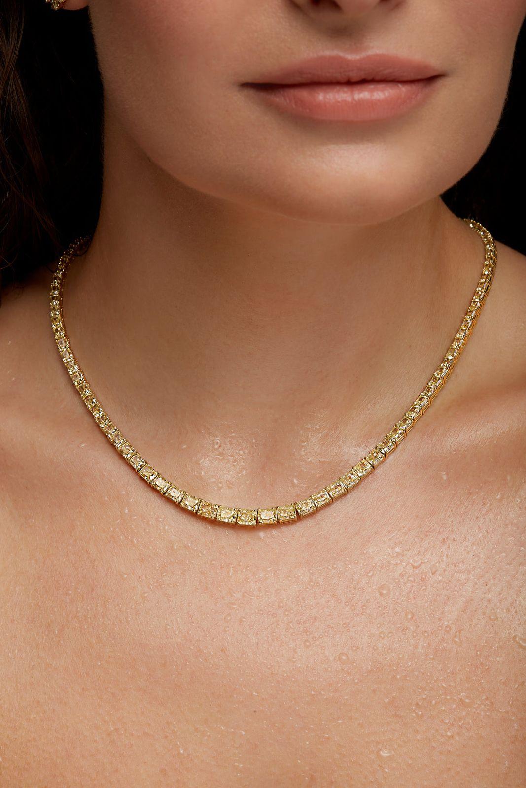 Taglio cuscino LEGACY Collana da tennis con diamanti naturali a cuscino giallo intenso da 30 carati in vendita