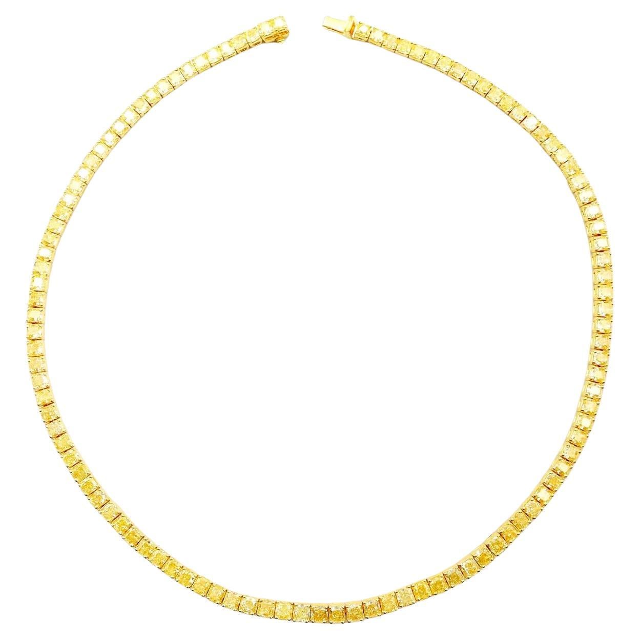 Taglio cuscino Collana di diamanti con taglio a cuscino giallo intenso da 45 carati LEGACY 0,5 carati ciascuno in vendita
