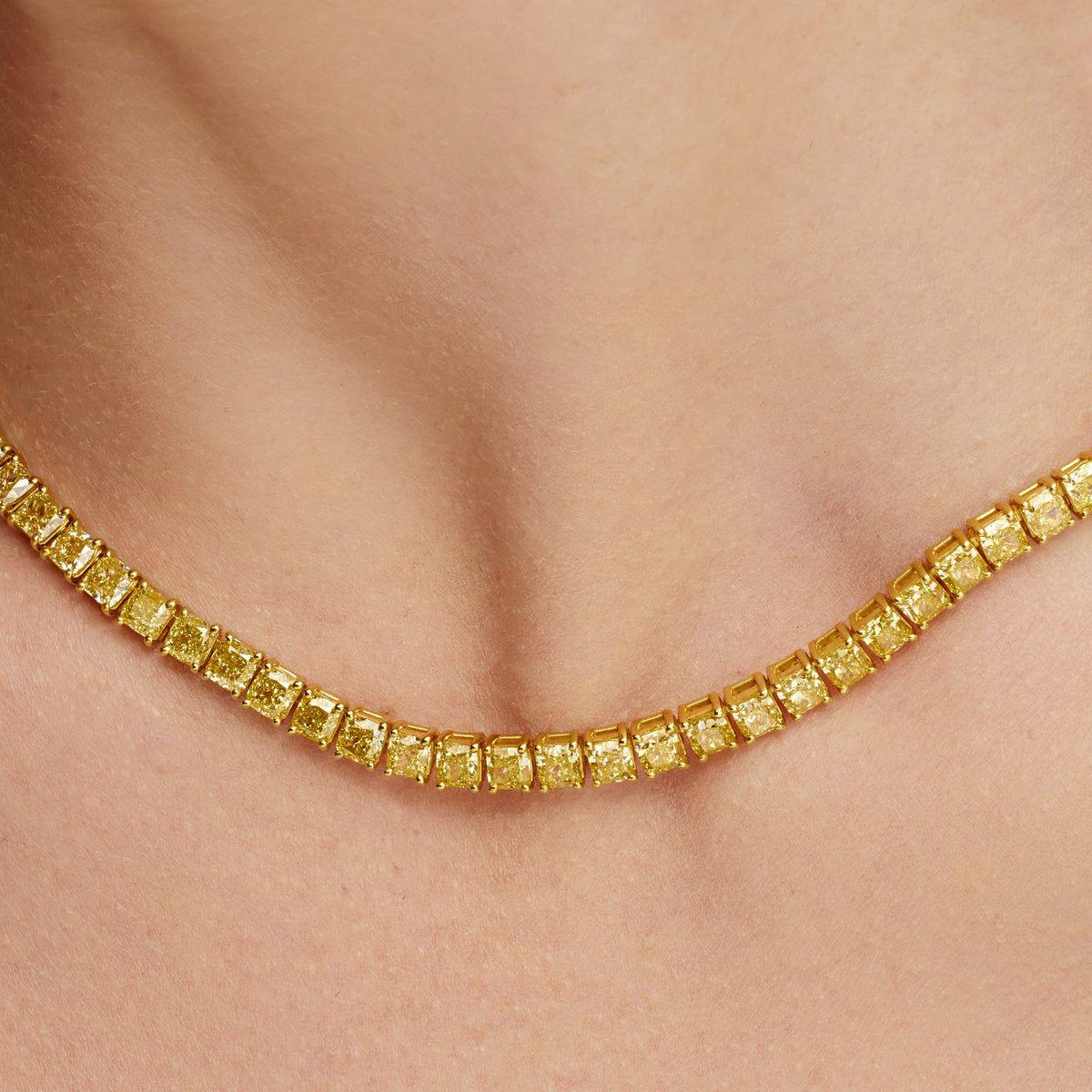 Collana di diamanti con taglio a cuscino giallo intenso da 45 carati LEGACY 0,5 carati ciascuno In condizioni Nuovo in vendita a Mumbai, IN
