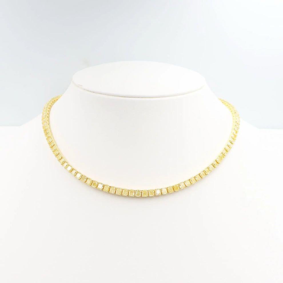 Collana di diamanti con taglio a cuscino giallo intenso da 35 carati LEGACY In condizioni Nuovo in vendita a Mumbai, IN