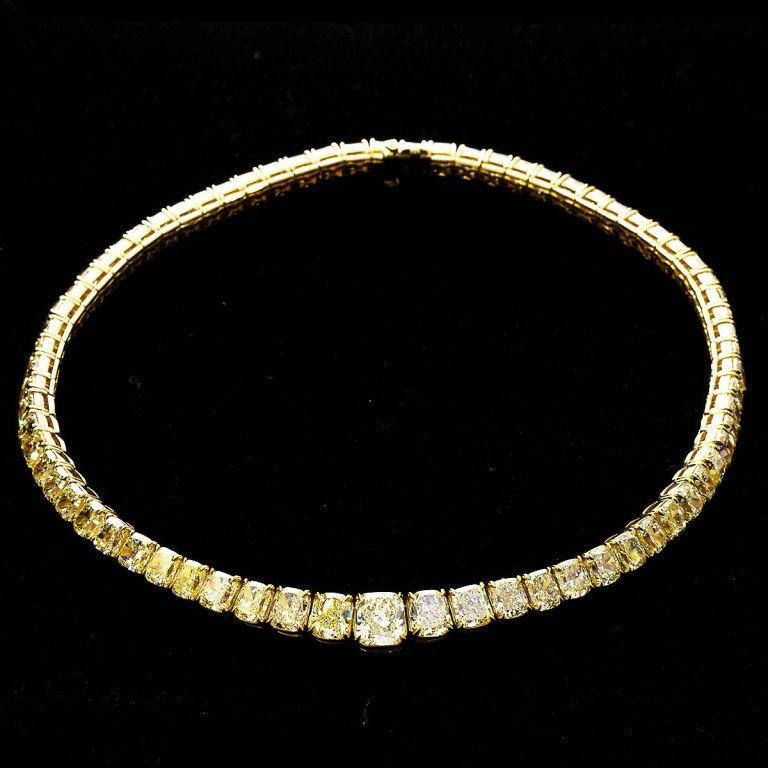 LEGACY Collier Rivière de 60 carats de diamant jaune fantaisie certifié GIA Neuf - En vente à Mumbai, IN