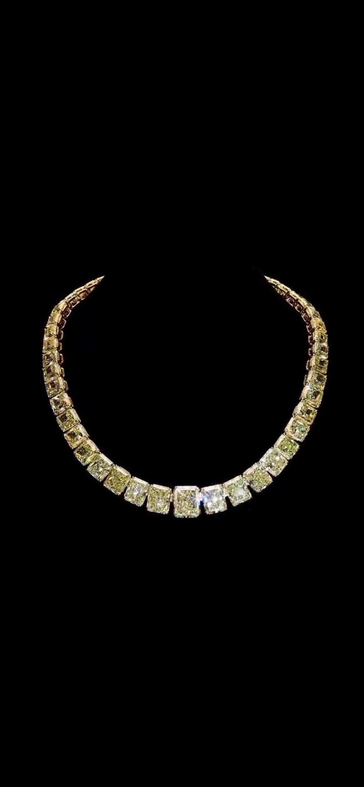 OUR LEGACY Collier de 100 carats de diamants rayonnants de couleur jaune fantaisie GIA en vente 1