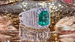 Bague cocktail émeraude colombienne et diamant Artisanat italien de luxe