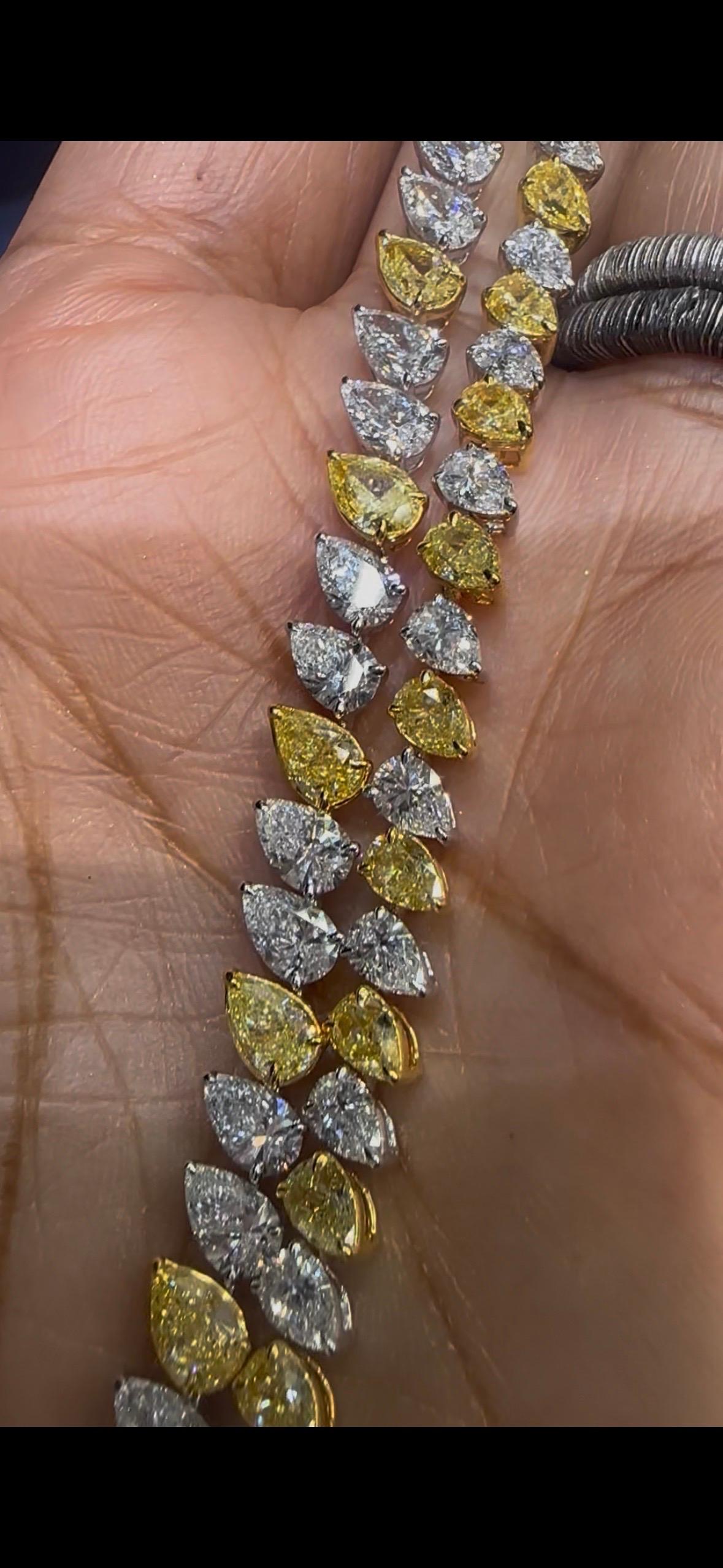 Apprécié Bracelet de diamants jaunes et blancs de 9,33 carats en vente 4