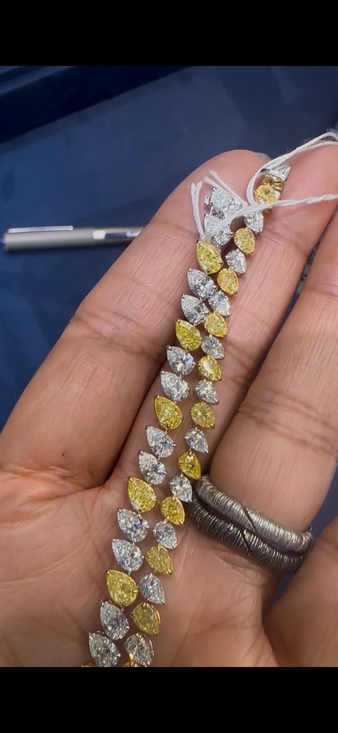 Apprécié Bracelet de diamants jaunes et blancs de 9,33 carats en vente 5