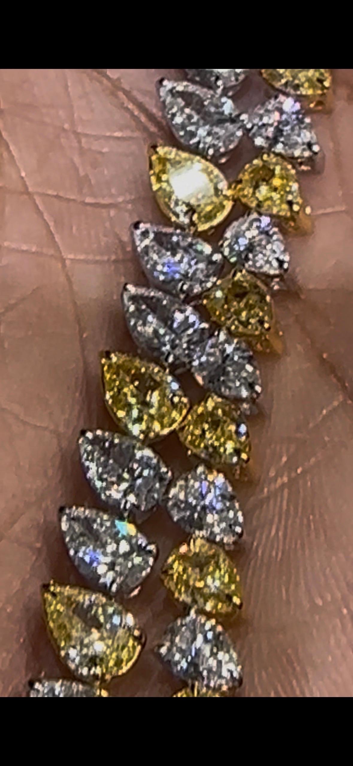Apprécié Bracelet de diamants jaunes et blancs de 9,33 carats en vente 8