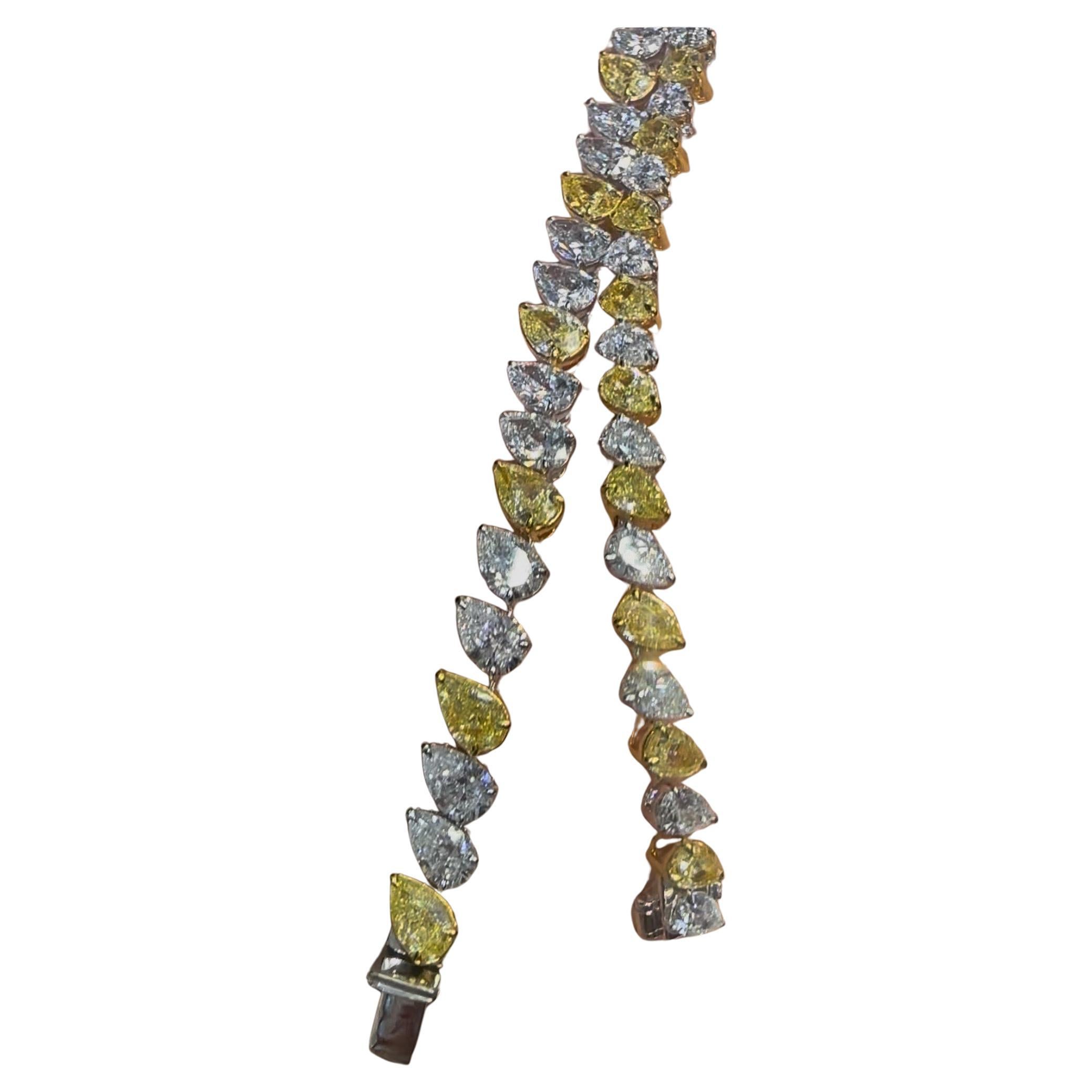 Apprécié Bracelet de diamants jaunes et blancs de 9,33 carats