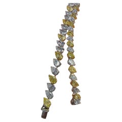 Appraised 18k 9.33 carats Yellow and White Diamond Bracelet  D-F VVS-VS Pear Cut