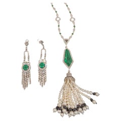 Halskette mit Smaragd in Kite-Form und Diamantquaste, 28,83 Karat, 18-karätiges Gold, Art-Déco-Stil