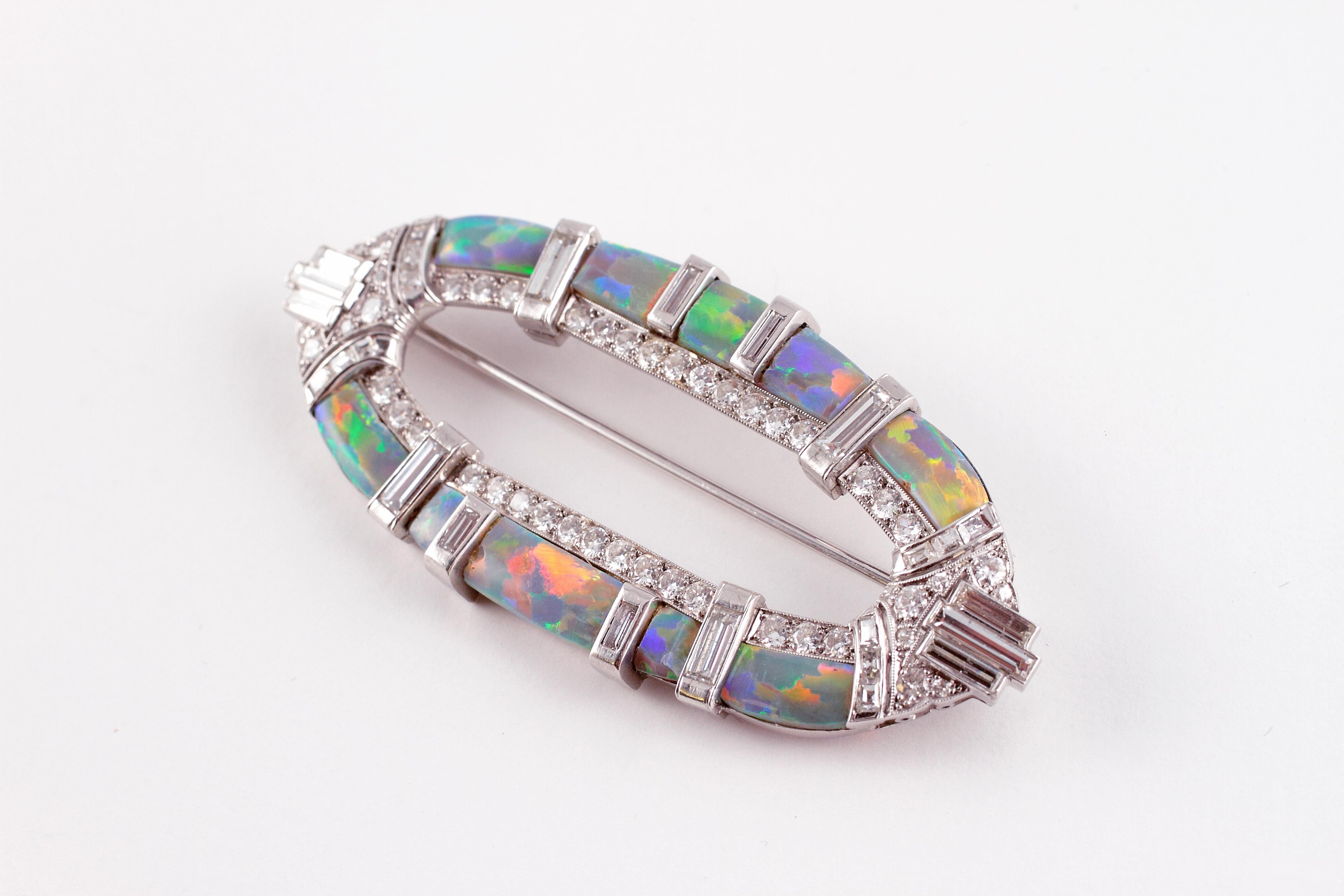 Opal 4,65 Karat Diamant-Brosche (Rundschliff) im Angebot