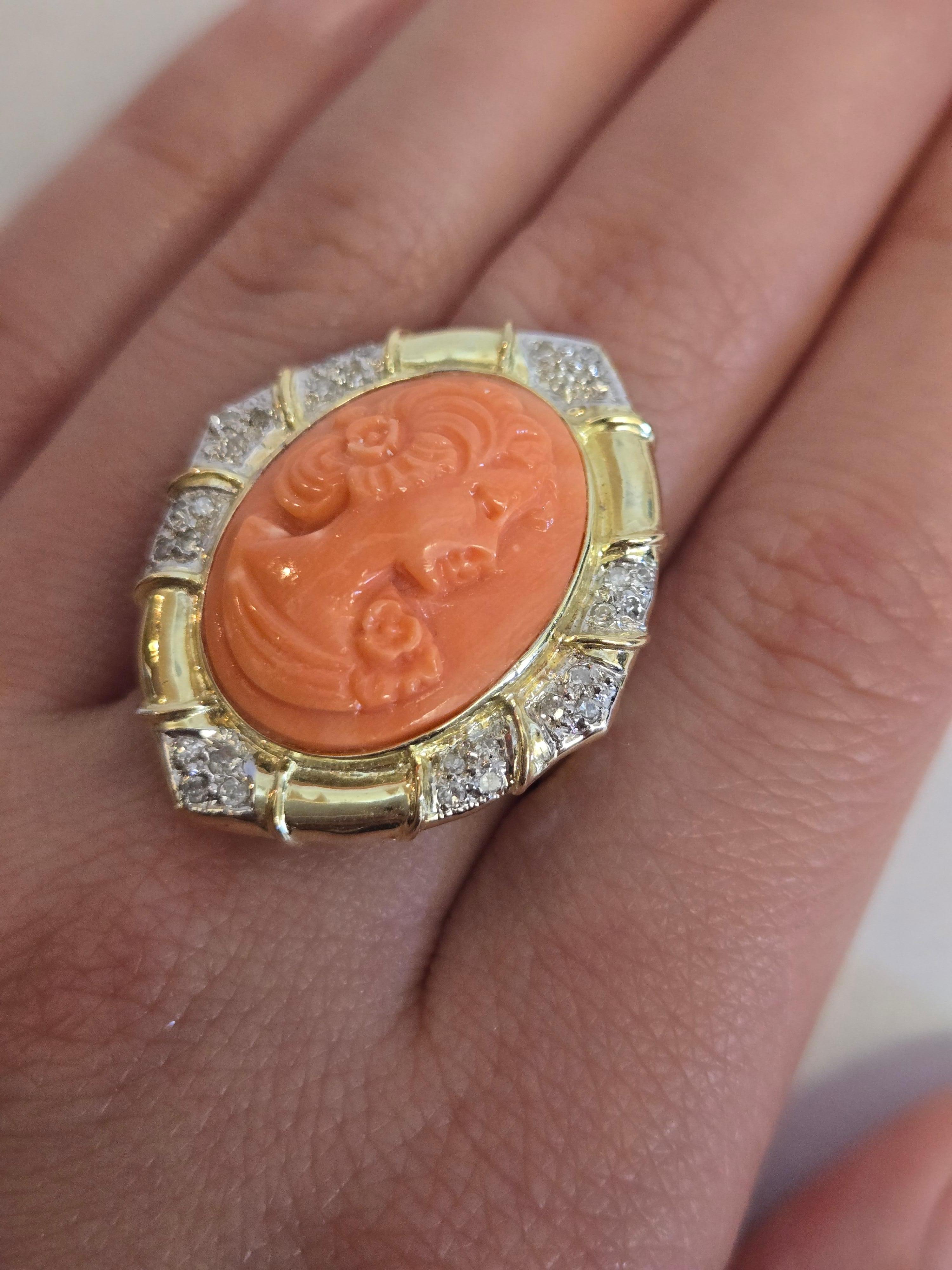 Bague en corail rose naturel et diamant en or jaune 14K en vente 4