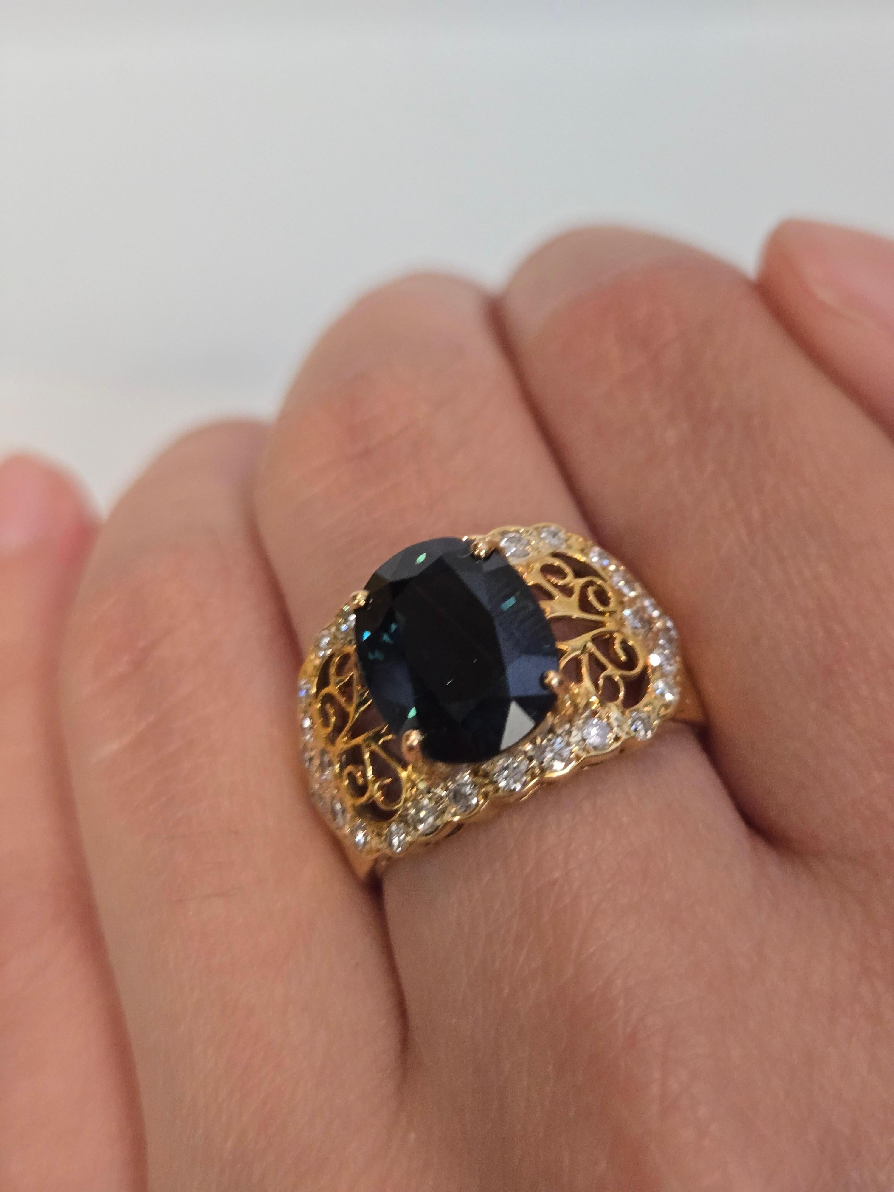 Bague en or 18 carats certifiée SGL 4,75 carats saphir bleu et diamant en vente 1