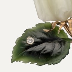 Jade, 0.15 ct Diamond 14 kt Yellow Gold Floral Brooch