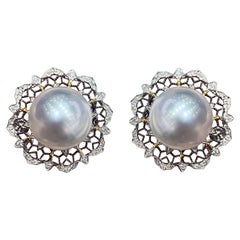 Orecchini di diamanti con perle dei mari del sud a reticolo tricolore aurora