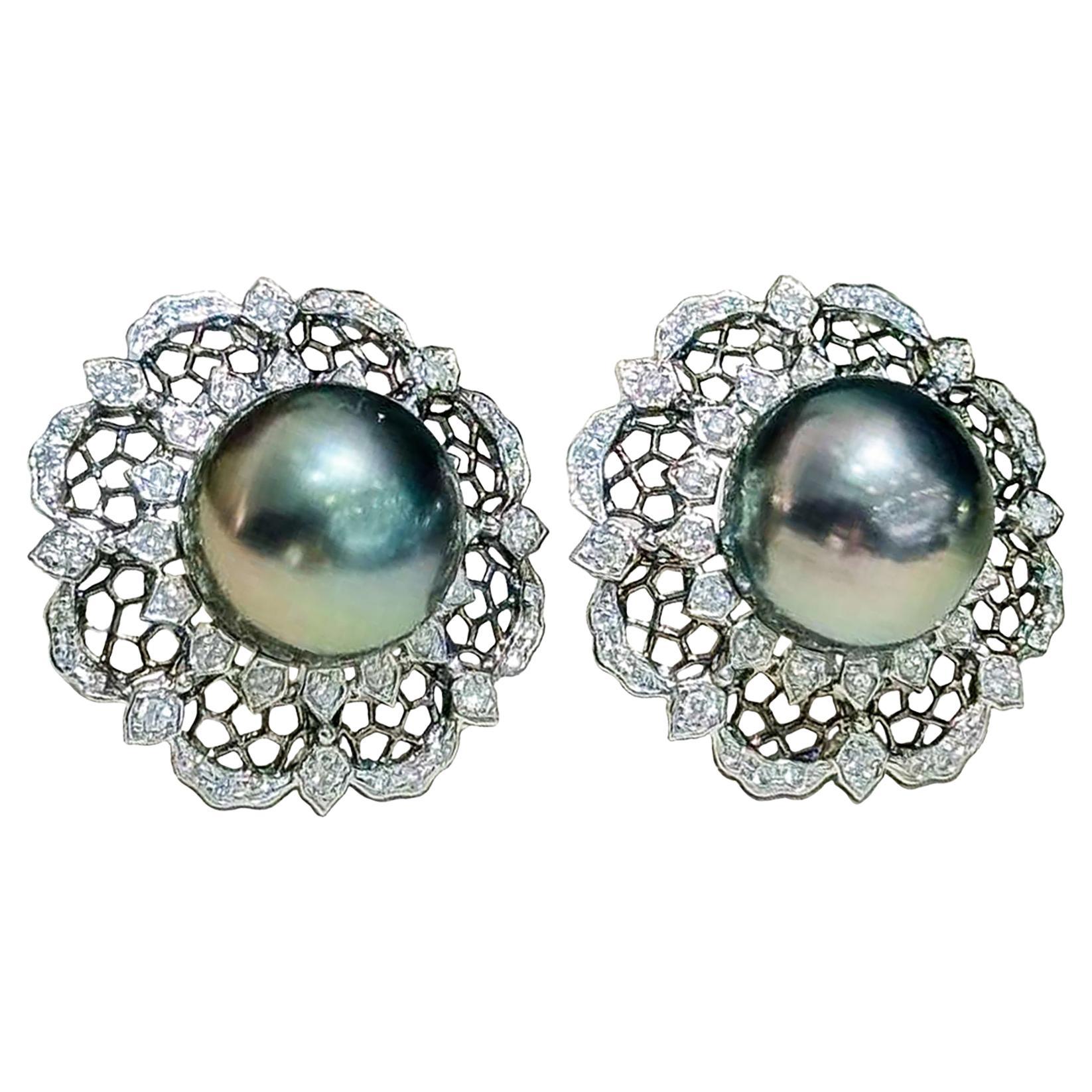 【Crown Radiance】Noir Bloom Aurora Perla di Tahiti con Diamante Orecchini a Petalo