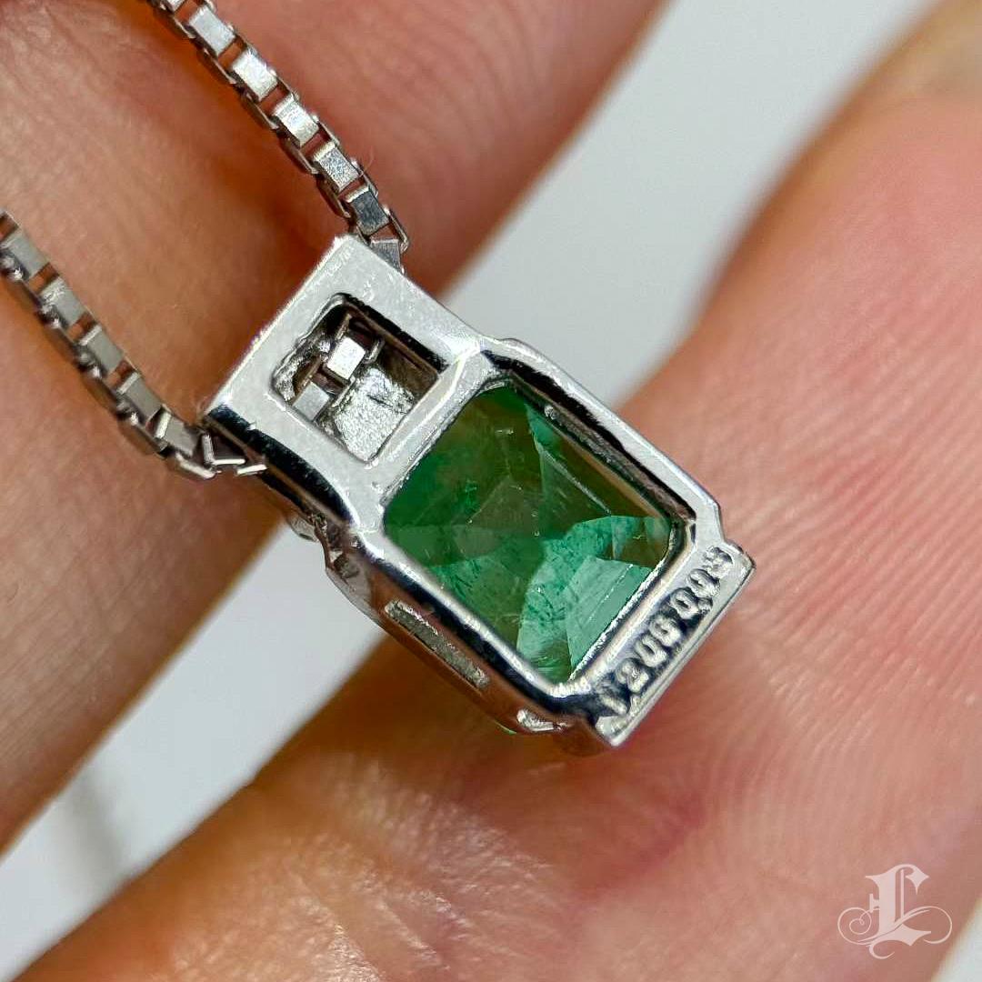 【Énigma】Emeralda - Collana di smeraldi colombiani da 1,02 carati in vendita 5