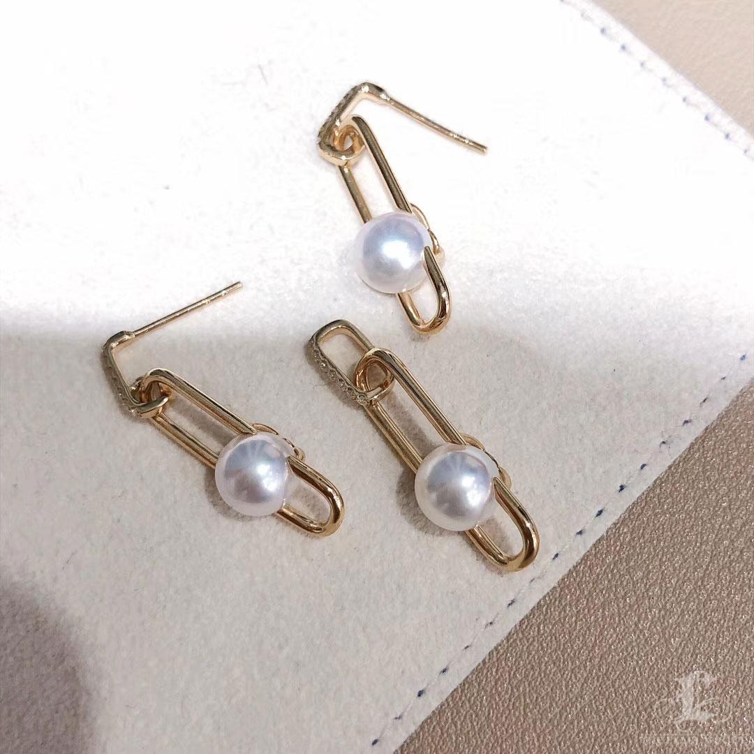 【Petite Signature】 Orecchini Paperclip con perle Akoya e diamanti in vendita 2