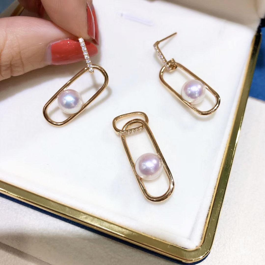 Donna Firma Piccola】 Ciondolo Paperclip con perle Akoya e diamanti in vendita