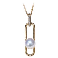 【Petite Signature】 Akoya Pearl and Diamond Paperclip Pendant