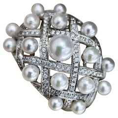【Silent Geometry】Baby Akoya Pearl Cage Ring in 18K White Gold with Diamonds