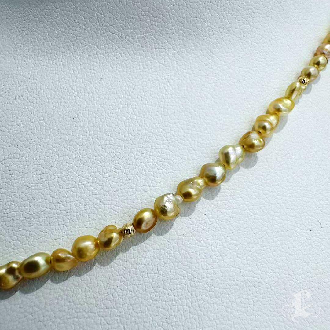 Firma Piccola】 Collana di perle Golden Drift South Sea Keshi in vendita 4