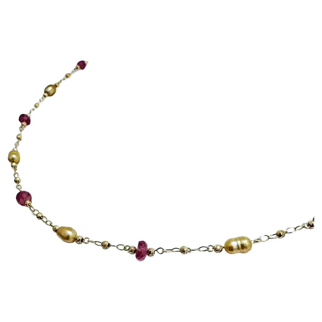 Firma Piccola】 Collana a catena con perle dei mari del sud e rubini Golden Keshi in vendita