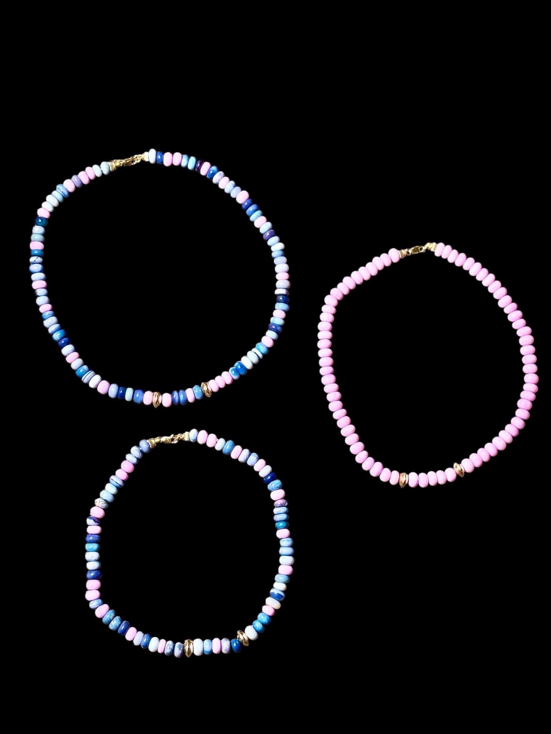 Collier trois brins en Opale Candy avec perles en or 14k en vente 5