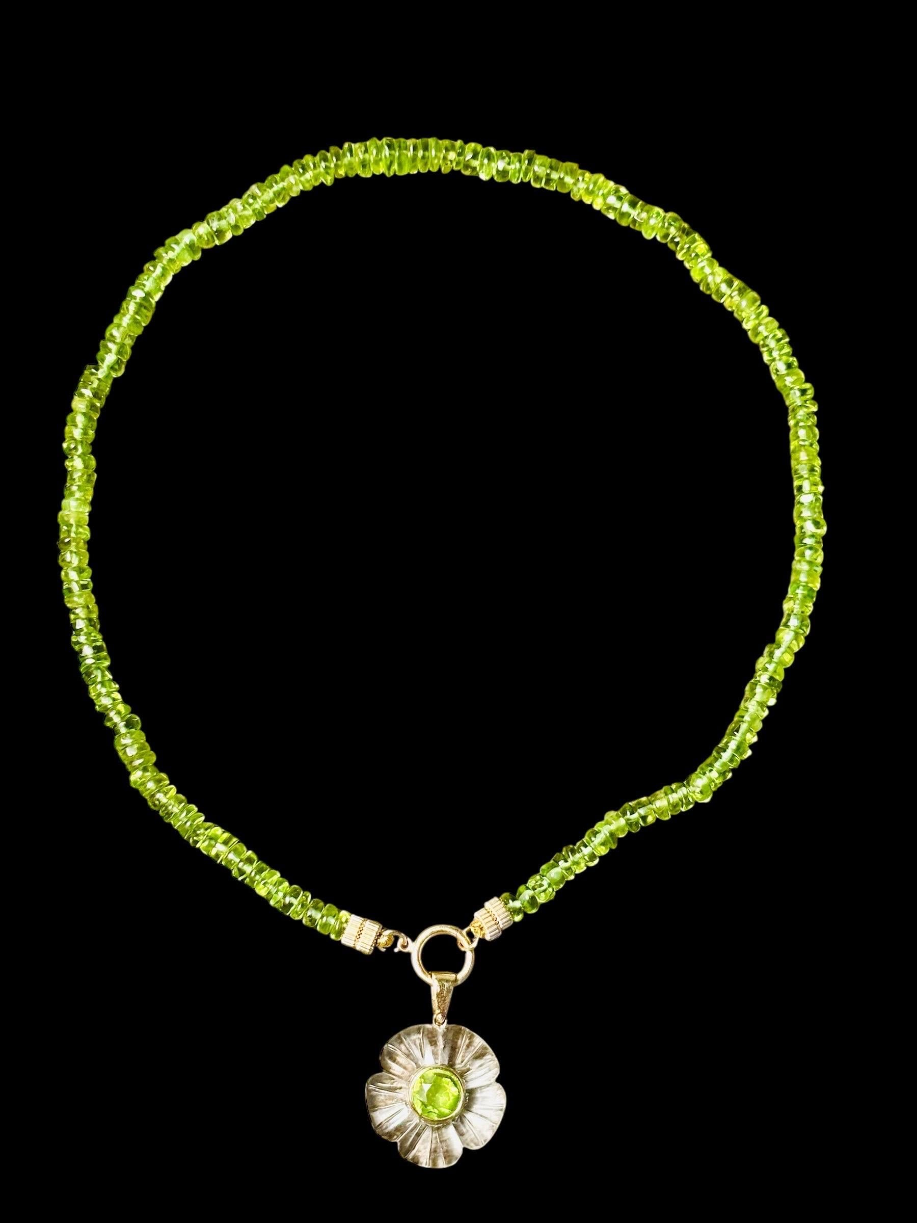 FLORA Anhänger, Bergkristall, Peridot, 14k Gold im Angebot 3
