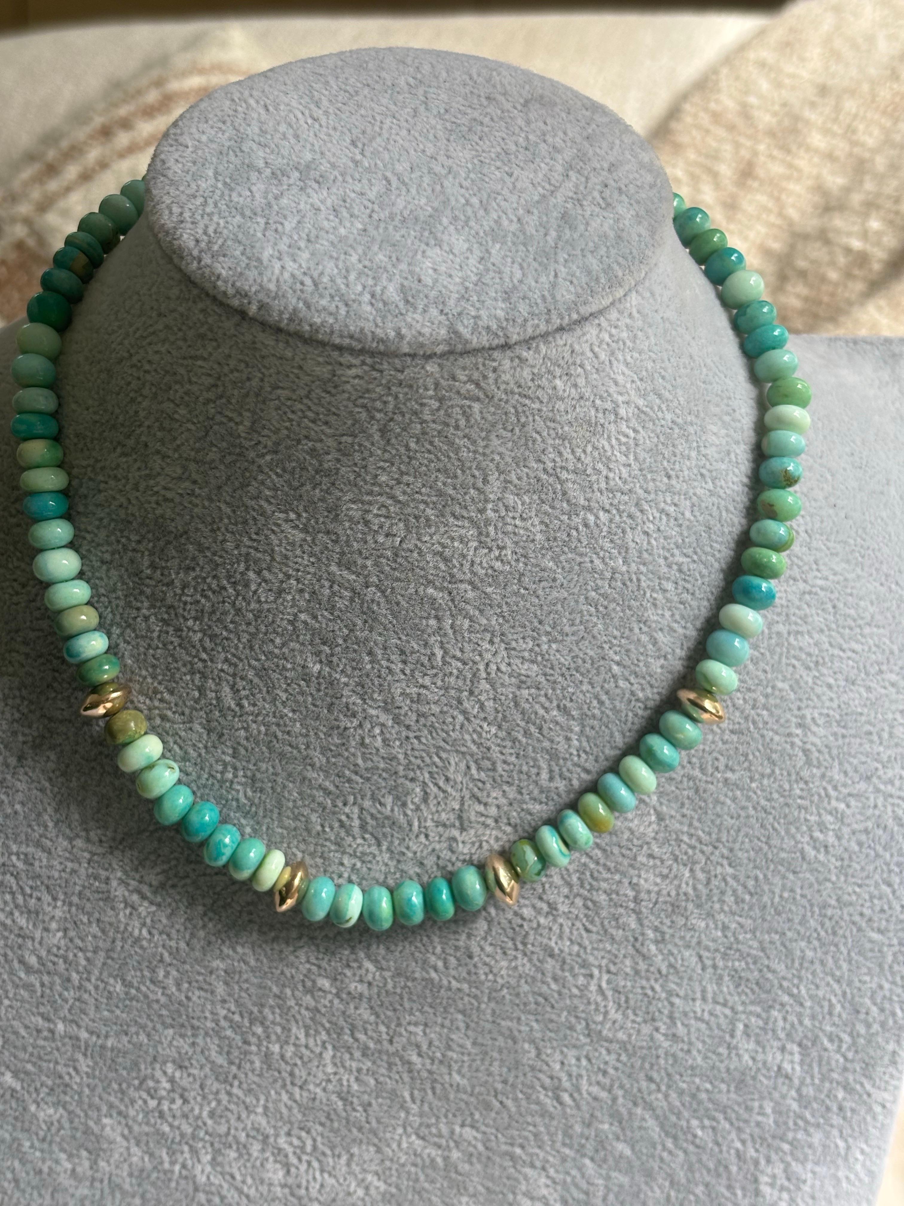 Perlina Opale verde e  Collana d'oro in vendita