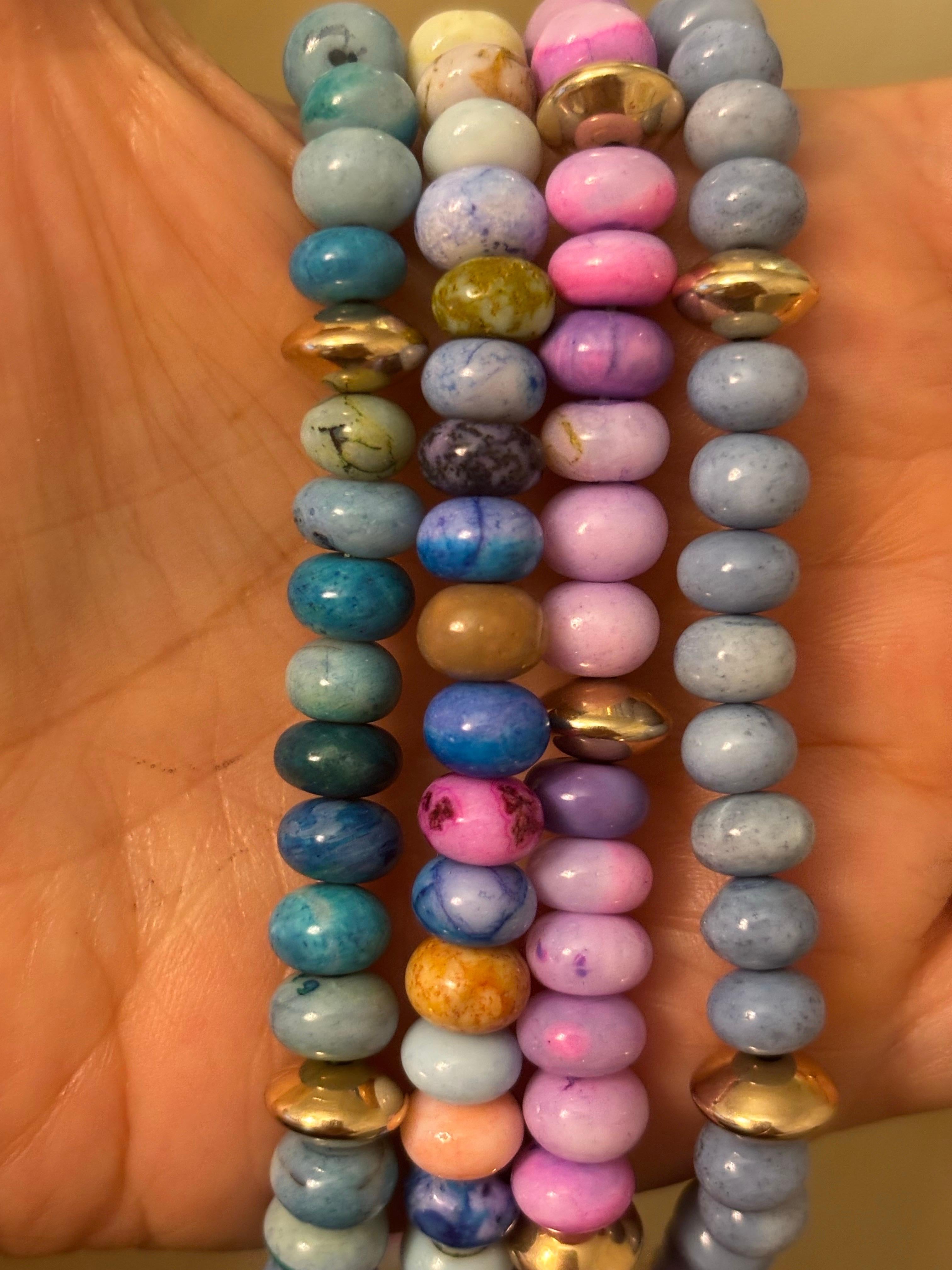 Collana di opali rosa/lavanda con oro in vendita 3