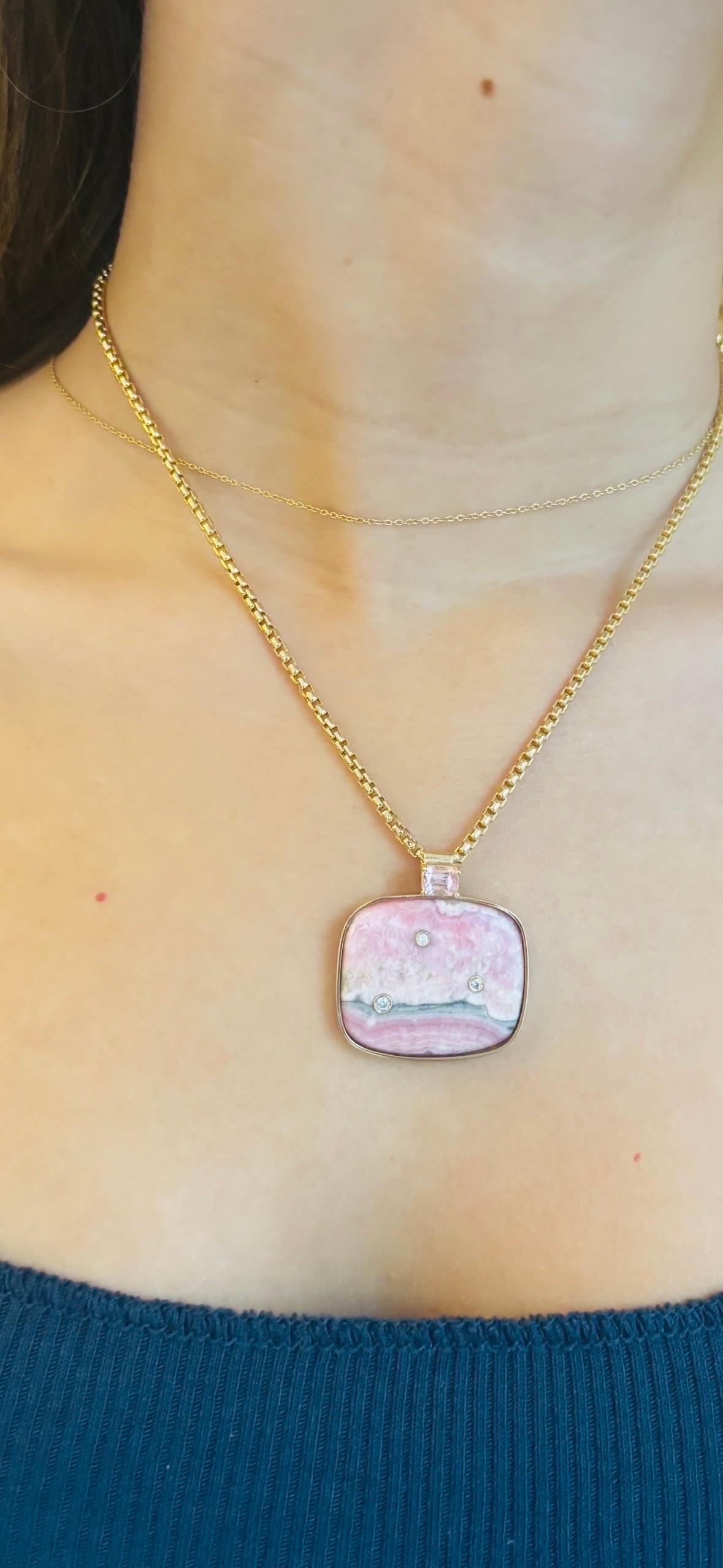 Ciondolo di rodocrosite con spinello rosa e diamanti in vendita 7