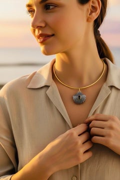 14k Gold Laguna Agate Scallop Shell Pendant with Spinel